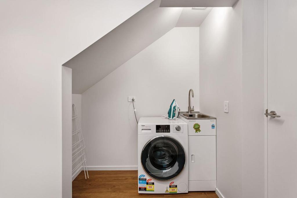 Stylish Brand New Sunny 3Bdrm 3Bth Garage Sleeps 6 Apartment Christchurch Exterior foto