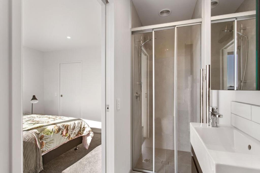 Stylish Brand New Sunny 3Bdrm 3Bth Garage Sleeps 6 Apartment Christchurch Exterior foto